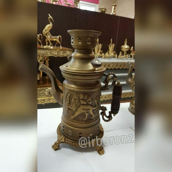سماور کتری دار زغالی شکاری برنجی رنگ آنتیک - Image 4